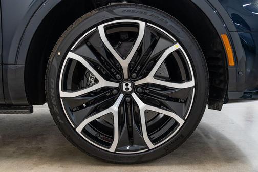 Black 2026 Bentley Bentayga
