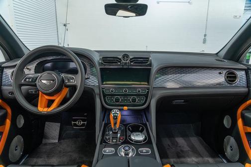 Black 2026 Bentley Bentayga