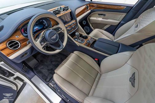 Glacier White 2025 Bentley Bentayga EWB