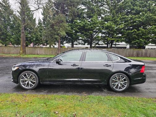 2018 Volvo S90 T5 Momentum