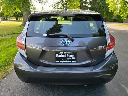 2016 Toyota Prius c Three