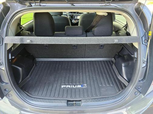 2016 Toyota Prius c Three