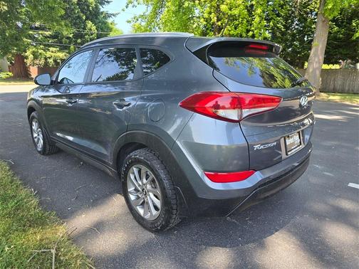 2016 Hyundai TUCSON SE