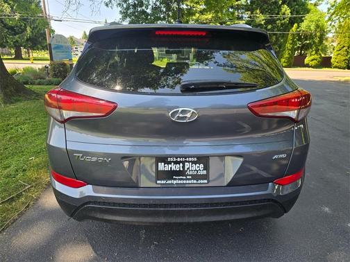2016 Hyundai TUCSON SE