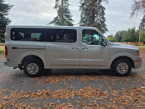 2013 Nissan NV Passenger NV3500 HD SL V8