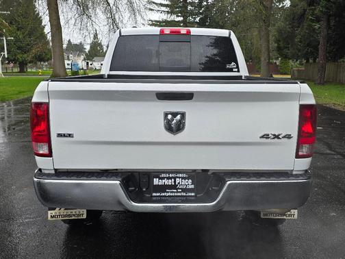 Bright White Clearcoat 2020 RAM 1500 Classic SLT