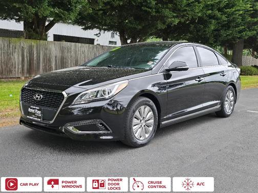 2017 Hyundai SONATA Hybrid SE