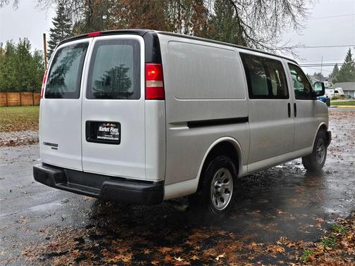 2011 Chevrolet Express 1500 Work Van