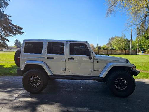 2012 Jeep Wrangler Unlimited Sahara