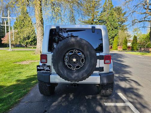 2012 Jeep Wrangler Unlimited Sahara