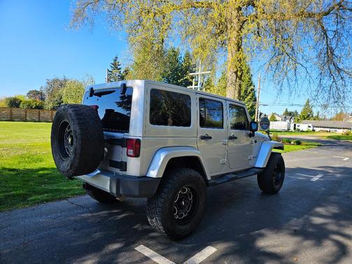 2012 Jeep Wrangler Unlimited Sahara