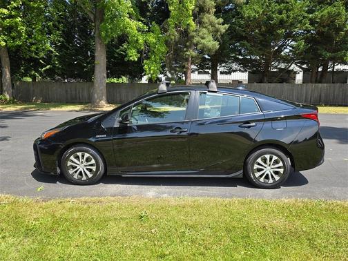 2019 Toyota Prius L