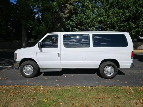 2010 Ford E350 Super Duty XL