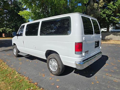 2010 Ford E350 Super Duty XL