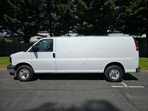2017 GMC Savana 2500 Work Van
