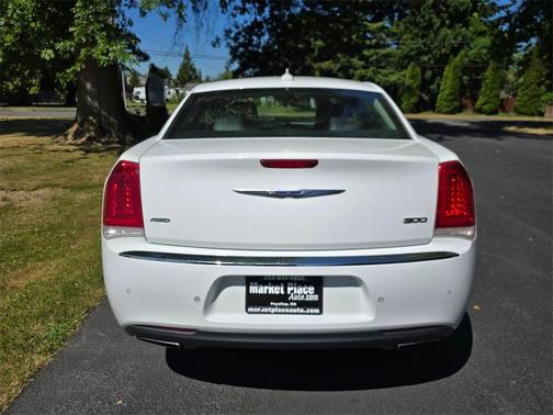 2018 Chrysler 300 Limited
