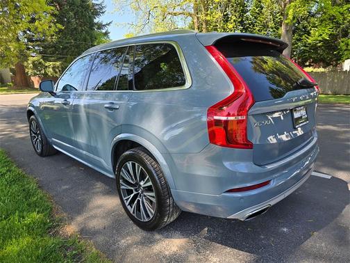 2020 Volvo XC90 T5 Momentum 7 Passenger