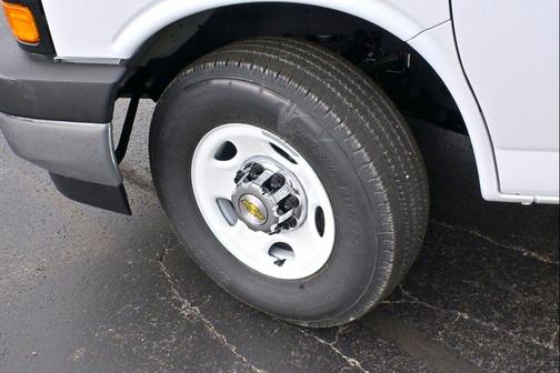 2025 Chevrolet Express 2500 RWD 2500 Regular Wheelbase WT