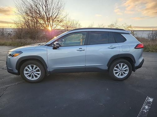 2025 Toyota Corolla Cross LE