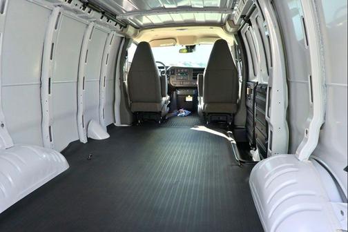 2025 Chevrolet Express 2500 RWD 2500 Regular Wheelbase WT