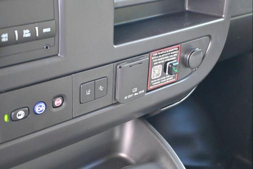 2025 GMC Savana 2500 RWD 3500 Extended Wheelbase Work Van