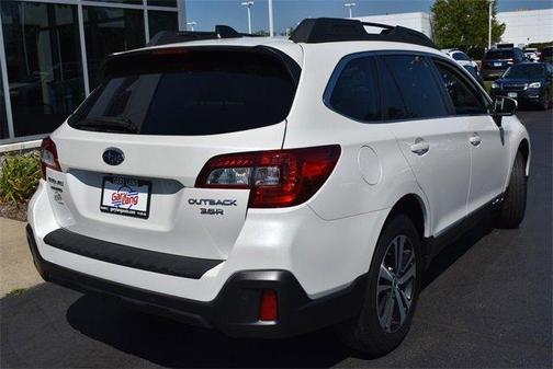 Crystal White Pearl 2019 Subaru Outback 3.6R Limited