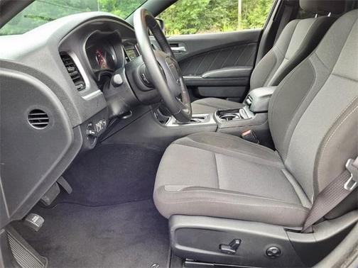 Photo 5 of 26 of 2020 Dodge Charger SXT