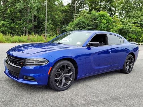 Photo 3 of 26 of 2020 Dodge Charger SXT