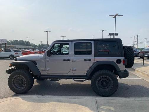 Photo 2 of 12 of 2020 Jeep Wrangler Unlimited Sport