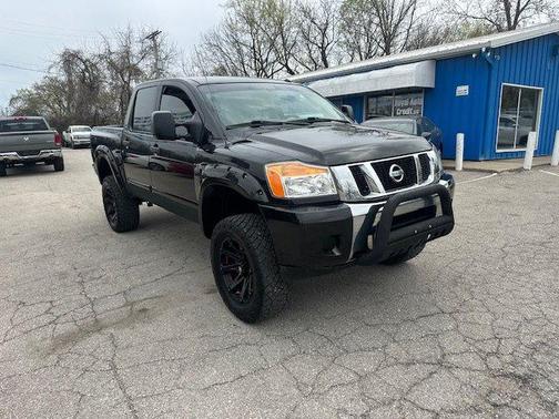 2013 Nissan Titan SV