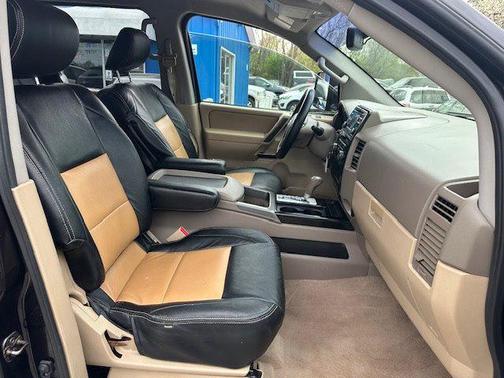 2013 Nissan Titan SV