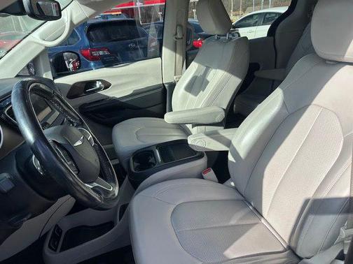 2021 Chrysler Voyager LXI