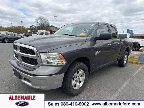 Granite Crystal Metallic Clearcoat 2017 RAM 1500 SLT