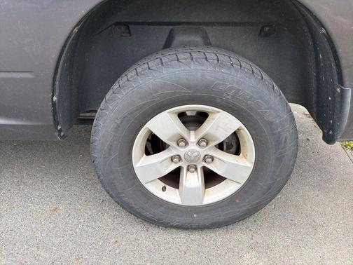 Granite Crystal Metallic Clearcoat 2017 RAM 1500 SLT