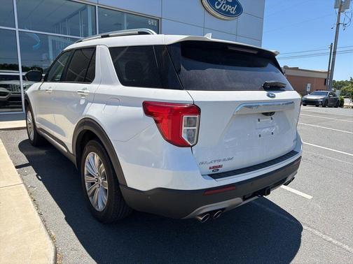 White Metallic 2021 Ford Explorer Platinum