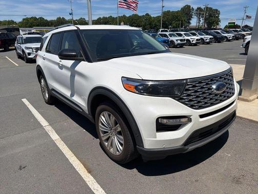 White Metallic 2021 Ford Explorer Platinum