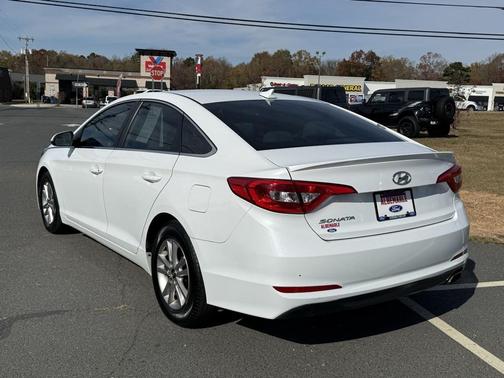 2017 Hyundai SONATA SE
