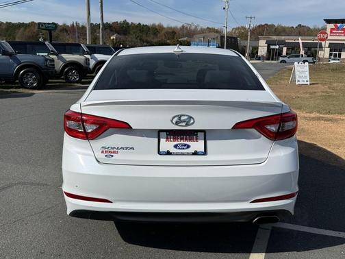 2017 Hyundai SONATA SE