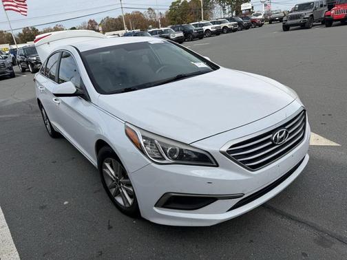 2017 Hyundai SONATA SE