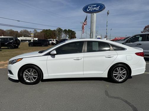 2017 Hyundai SONATA SE