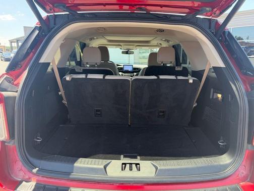 Rapid Red Metallic Tinted Clearcoat 2023 Ford Explorer Limited