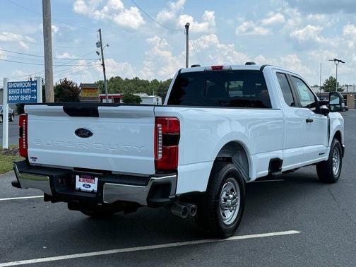 Oxford White 2025 Ford F-350 XL
