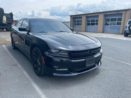 Pitch Black Clearcoat 2017 Dodge Charger SXT