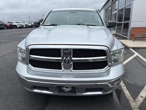 2017 RAM 1500 SLT