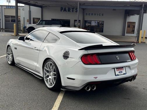 Oxford White 2017 Ford Mustang GT