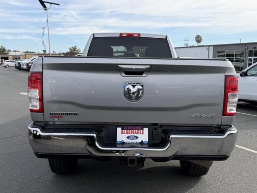 2019 RAM 2500 Big Horn Crew Cab 4x4 8' Box