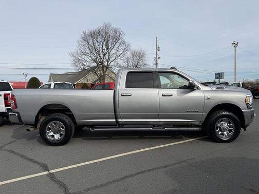 2019 RAM 2500 Big Horn Crew Cab 4x4 8' Box