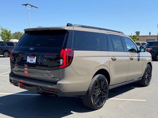 Marsh Gray 2026 Ford Expedition Max Platinum