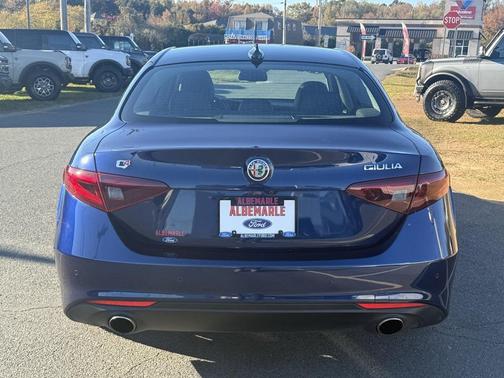 2019 Alfa Romeo Giulia Base