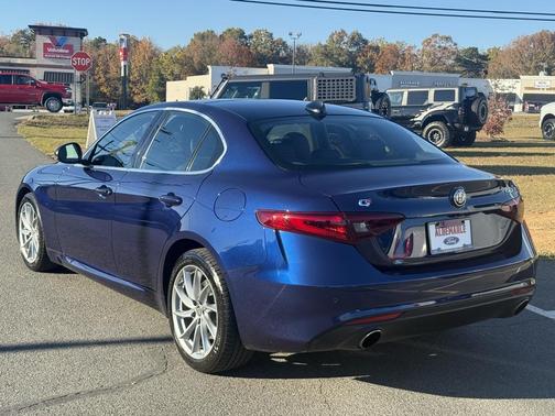 2019 Alfa Romeo Giulia Base